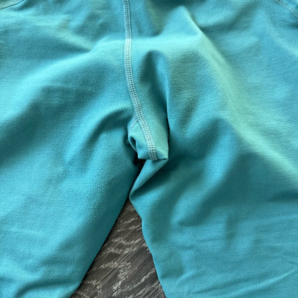 SOLD!!! Zella capris. - Picture 5 of 11